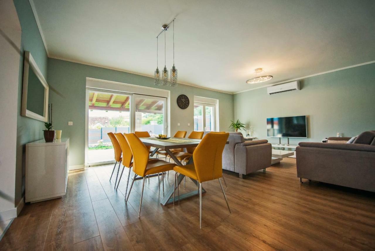 Villa Vida Zmijavci Bagian luar foto