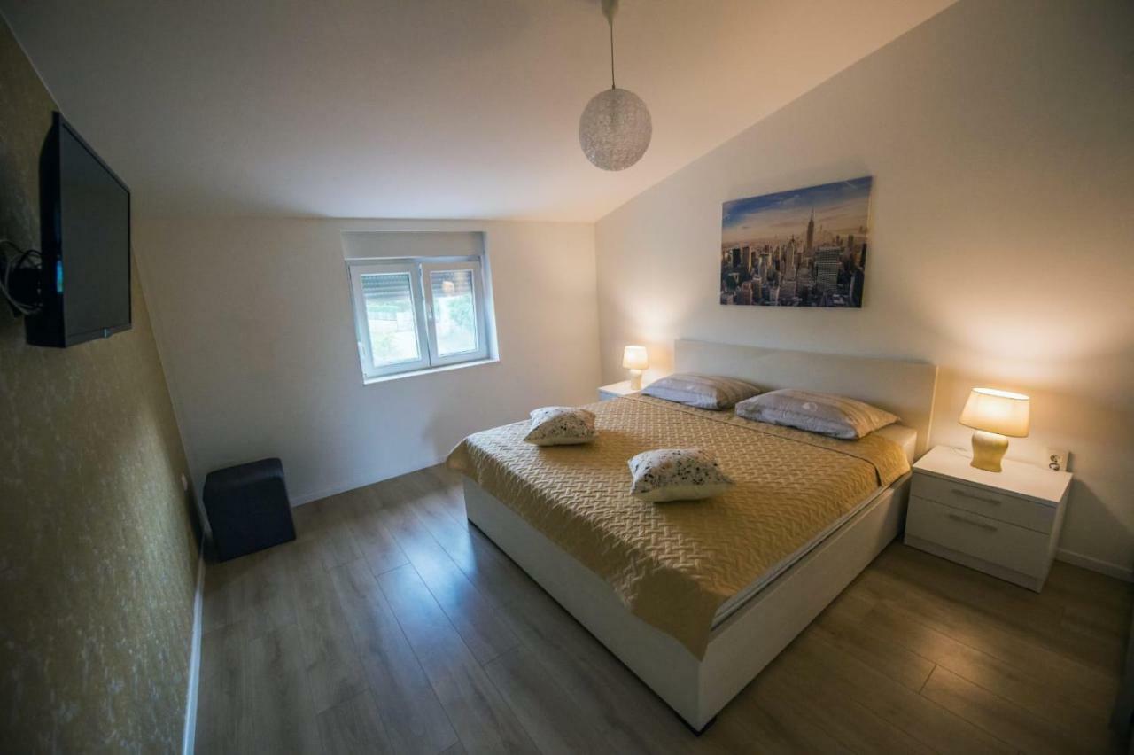 Villa Vida Zmijavci Bagian luar foto