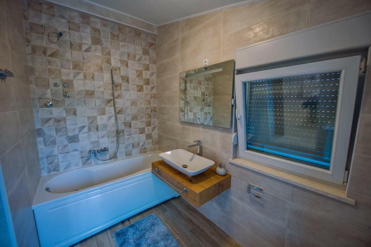 Villa Vida Zmijavci Bagian luar foto